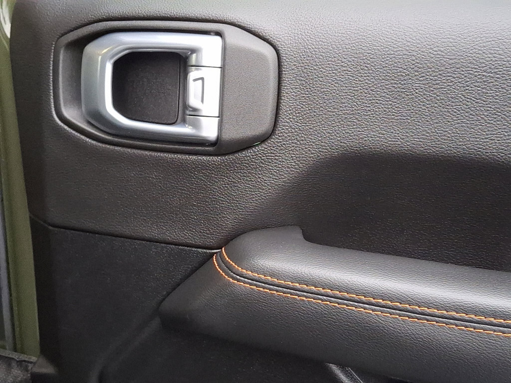 Used 2023 Jeep Gladiator Mojave w/ Cold Weather Group image 12