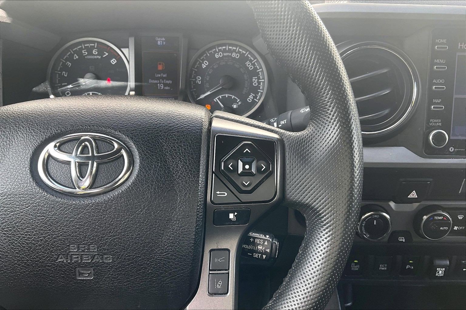 Used 2022 Toyota Tacoma TRD Off-Road w/ Technology Package AWD/4WD image 23
