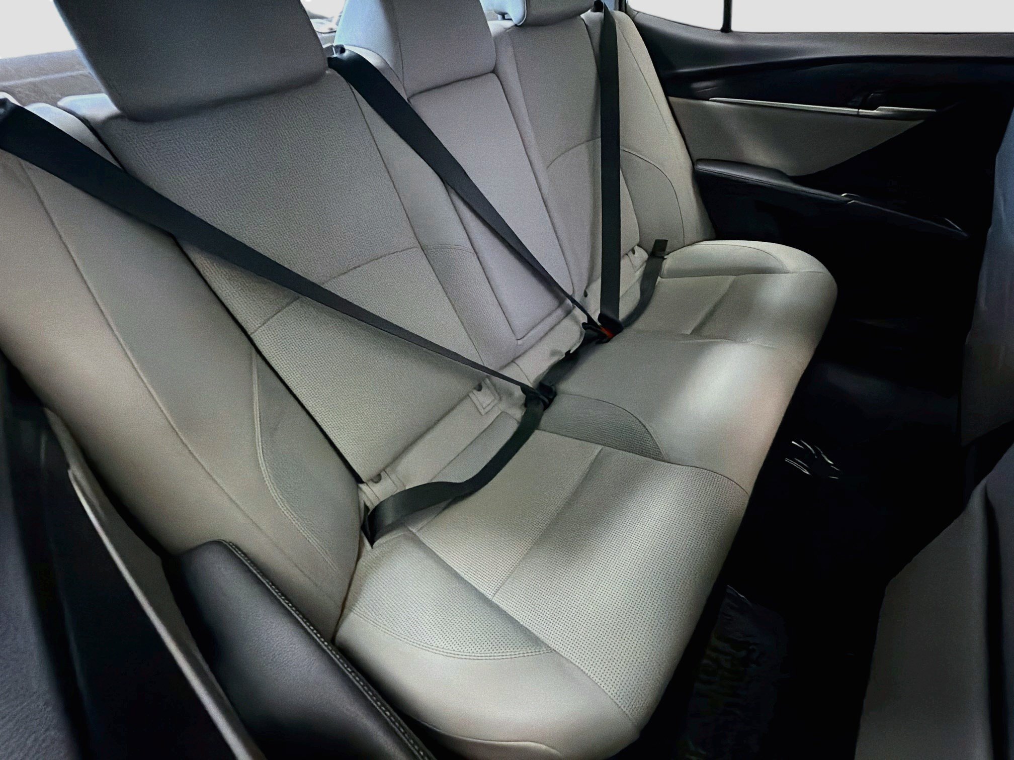 Used 2025 Toyota Camry XLE FWD image 14