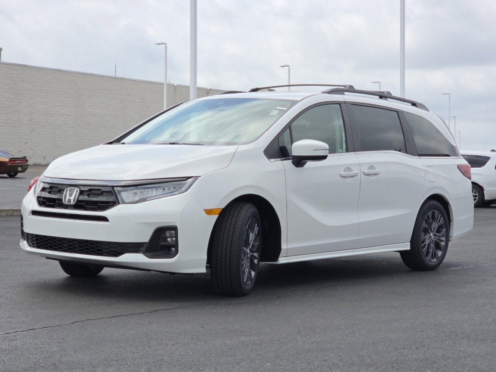 New 2026 Honda Odyssey Touring image 13