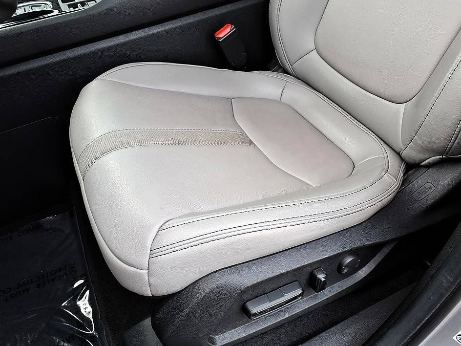 Used 2025 Honda Pilot EX-L image 18