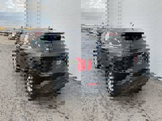 Used 2023 Kia Sorento LX image 28