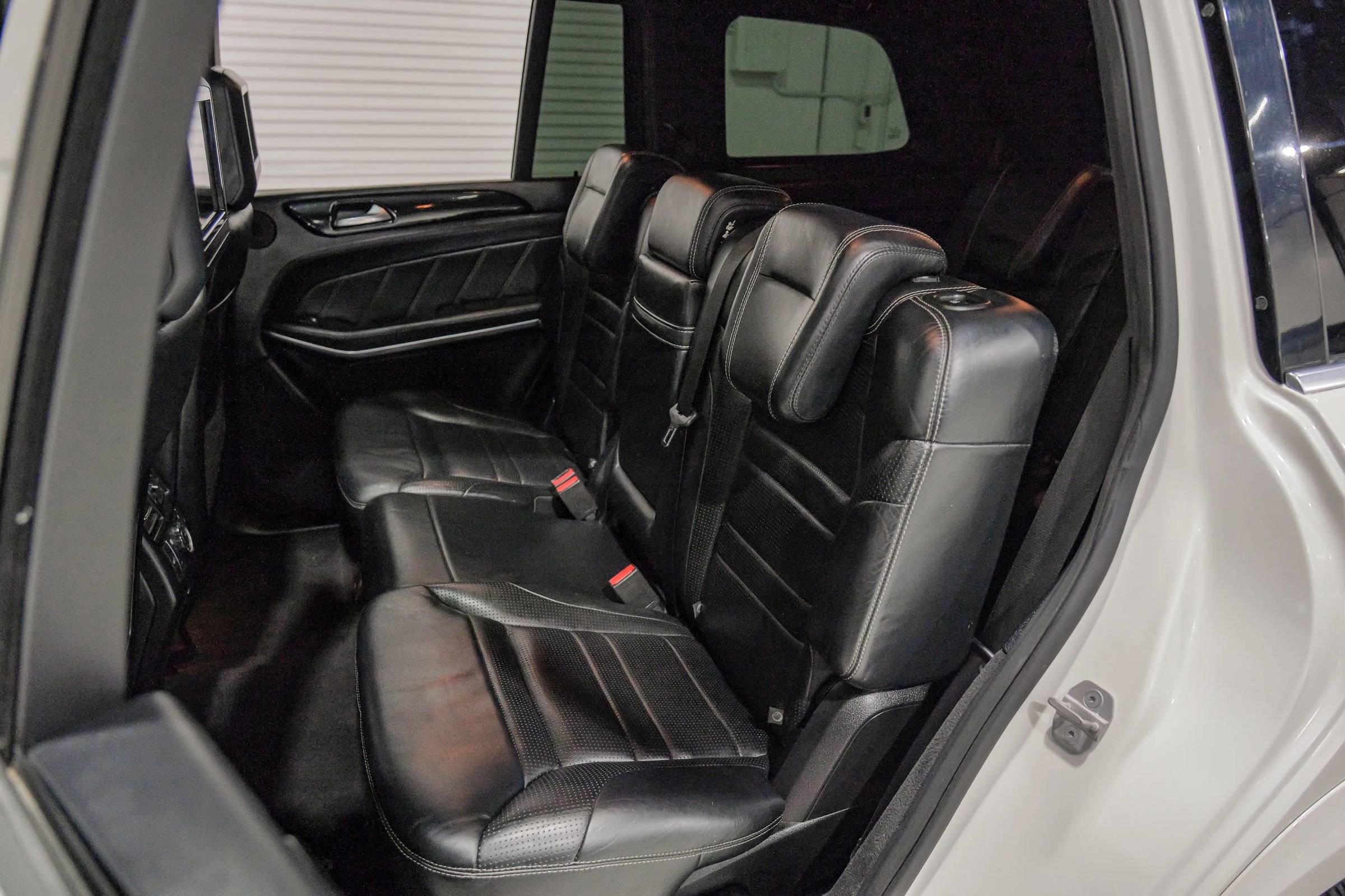 Used 2016 Mercedes-Benz GL 63 AMG 4MATIC image 21