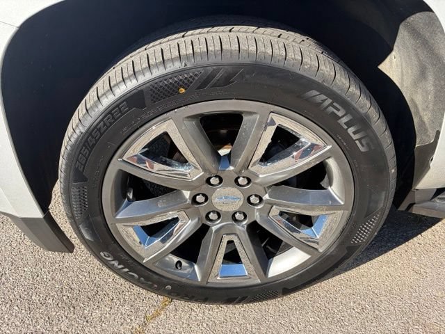 Used 2017 Chevrolet Suburban LT AWD/4WD image 11