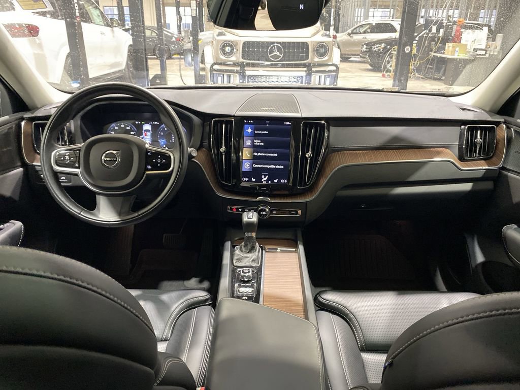 Used 2019 Volvo XC60 T5 Inscription w/ Protection Package Premier image 2