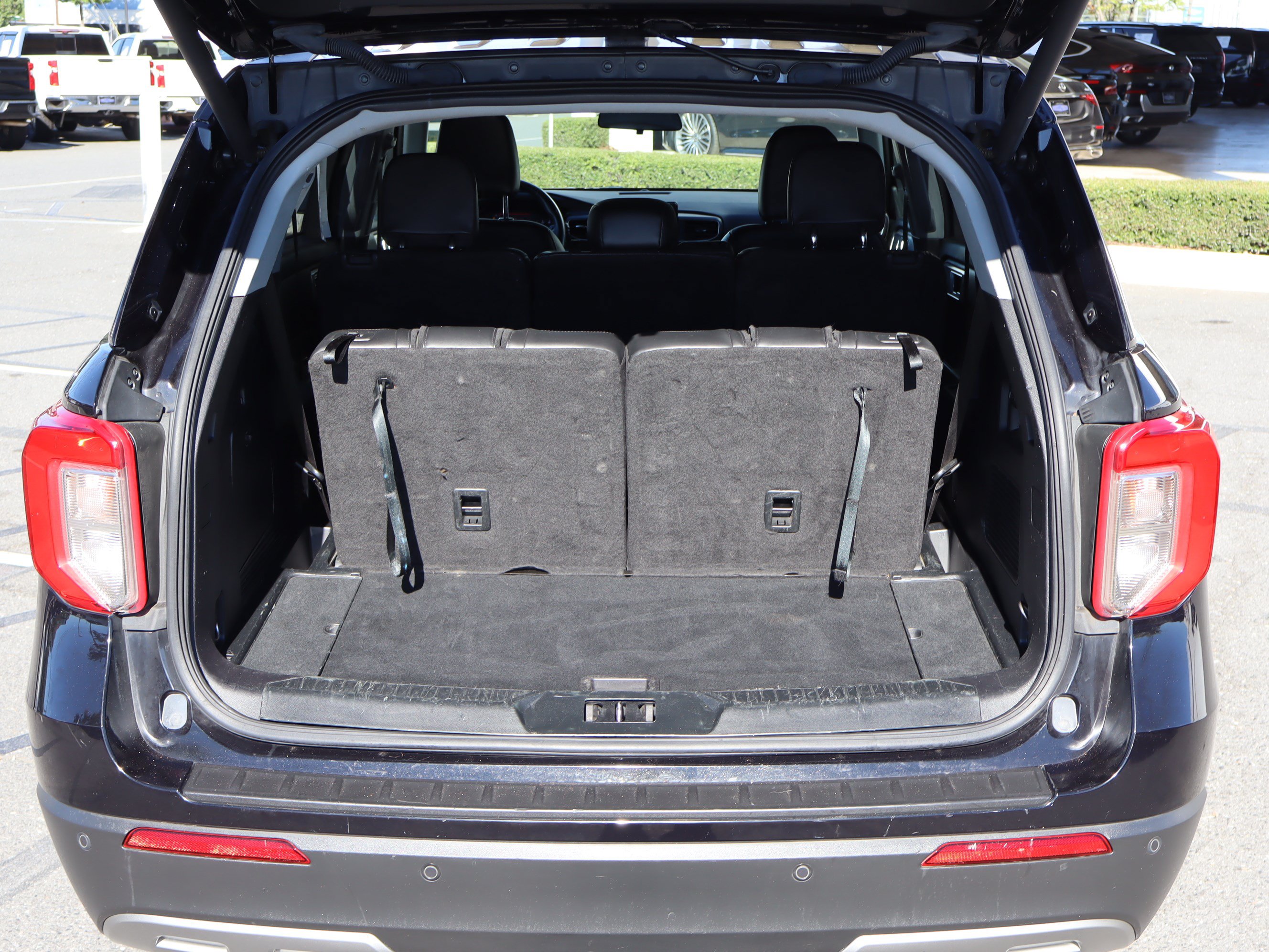 Used 2023 Ford Explorer XLT w/ Equipment Group 202A AWD/4WD image 33