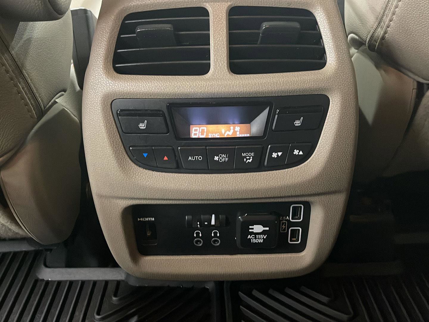 Used 2021 Honda Pilot Touring image 11