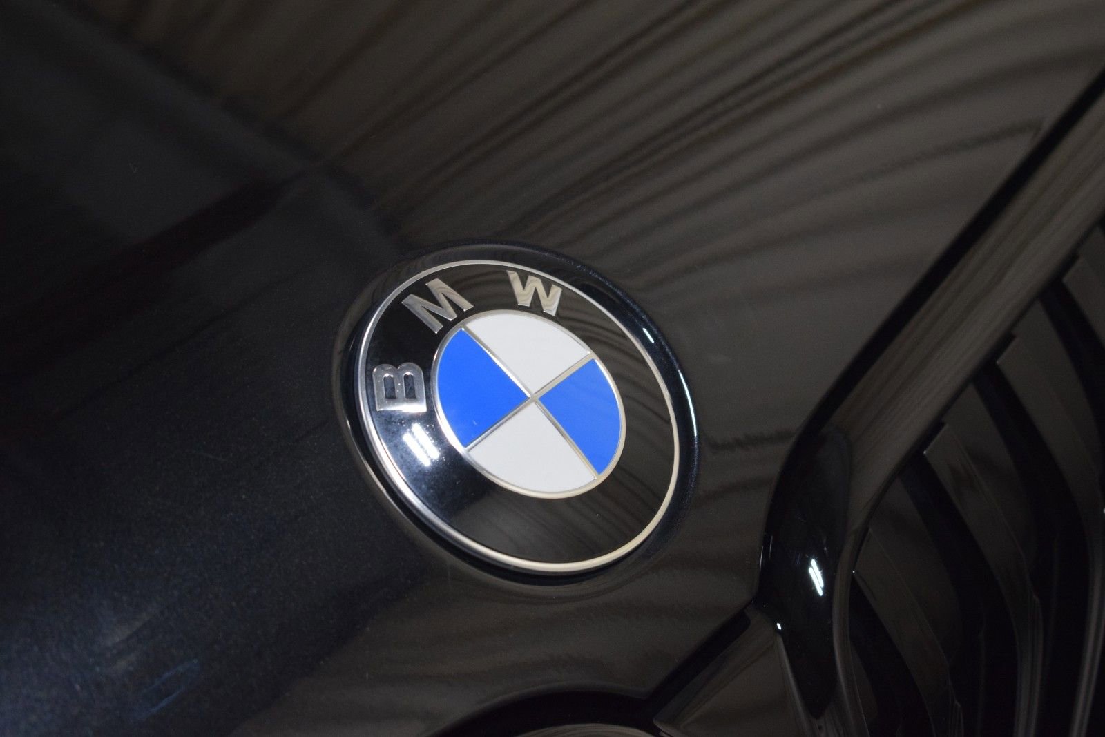 Used 2022 BMW 750i xDrive w/ Executive Package image 3