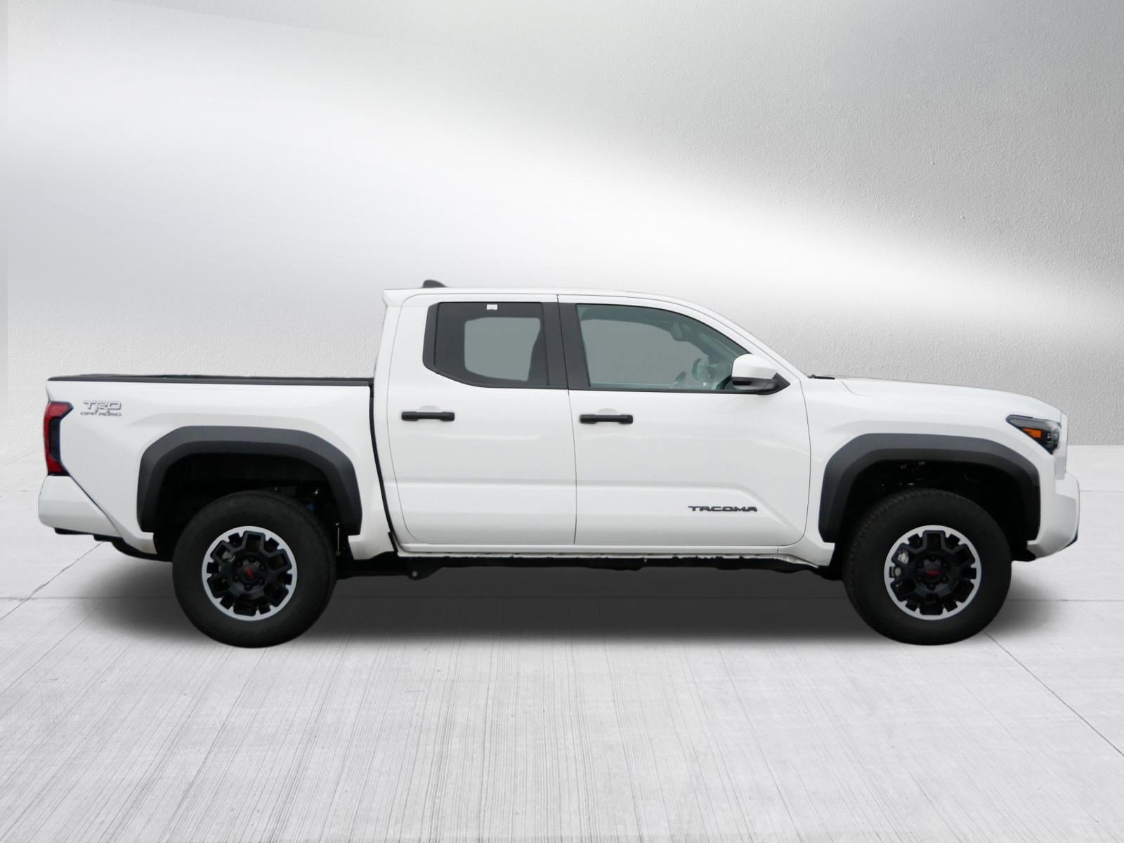 Certified 2024 Toyota Tacoma TRD Off-Road AWD/4WD image 8