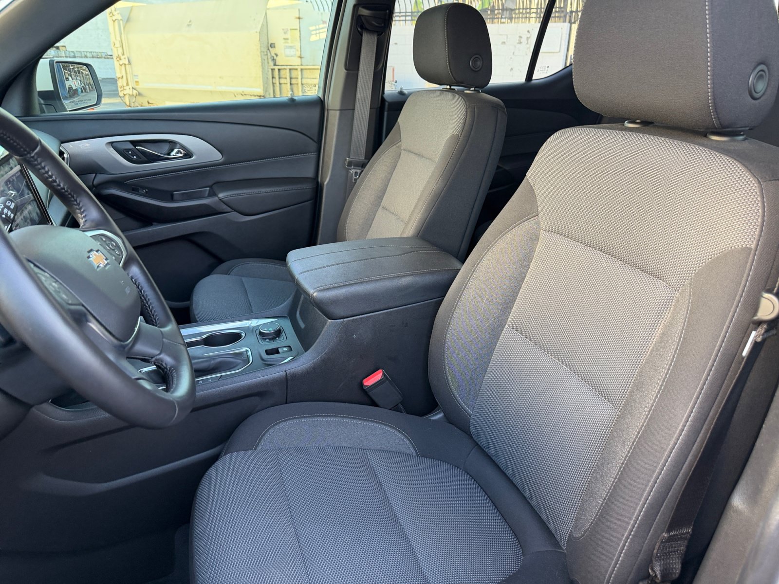 Used 2022 Chevrolet Traverse LT FWD image 15