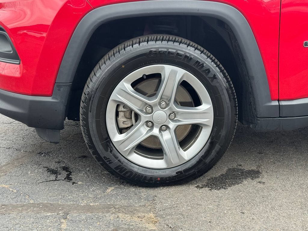 Used 2024 Jeep Compass Latitude AWD/4WD image 10
