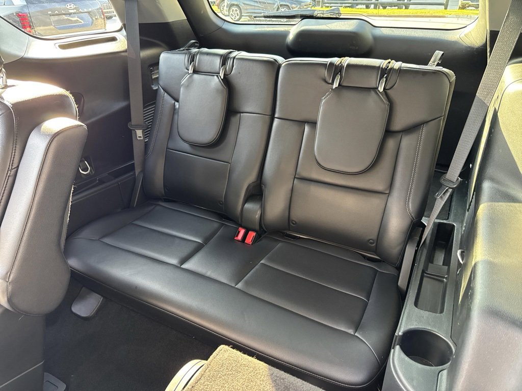 Used 2024 Ford Explorer Limited image 16