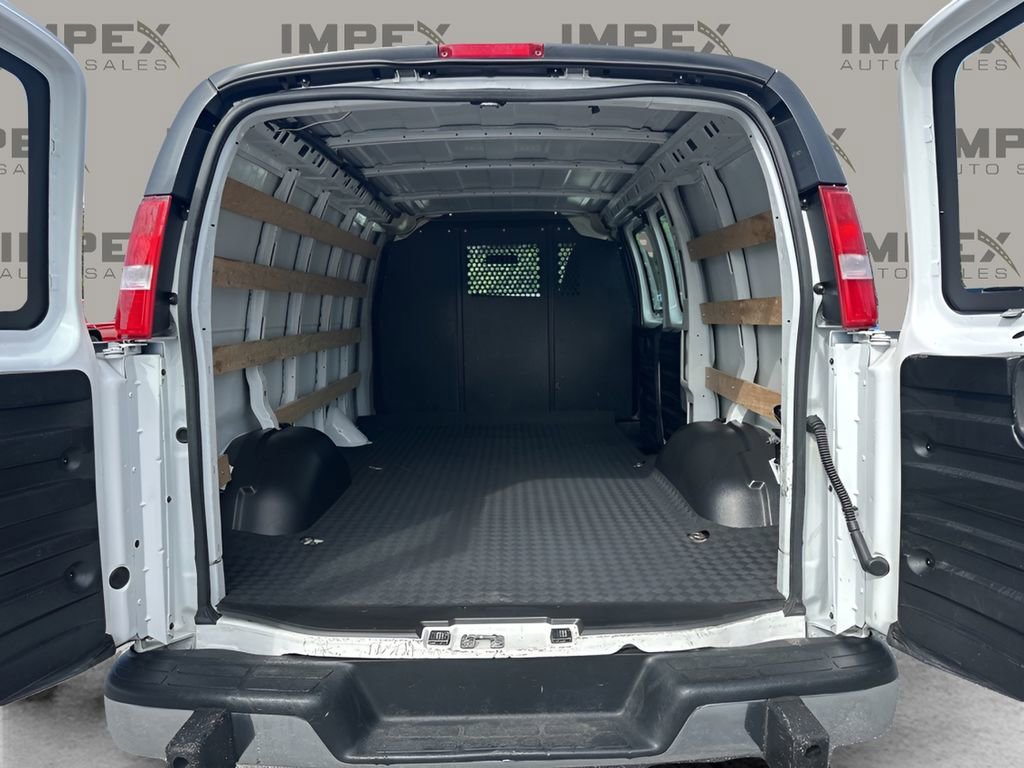 Used 2023 GMC Savana 2500 w/ Driver Convenience Package image 22