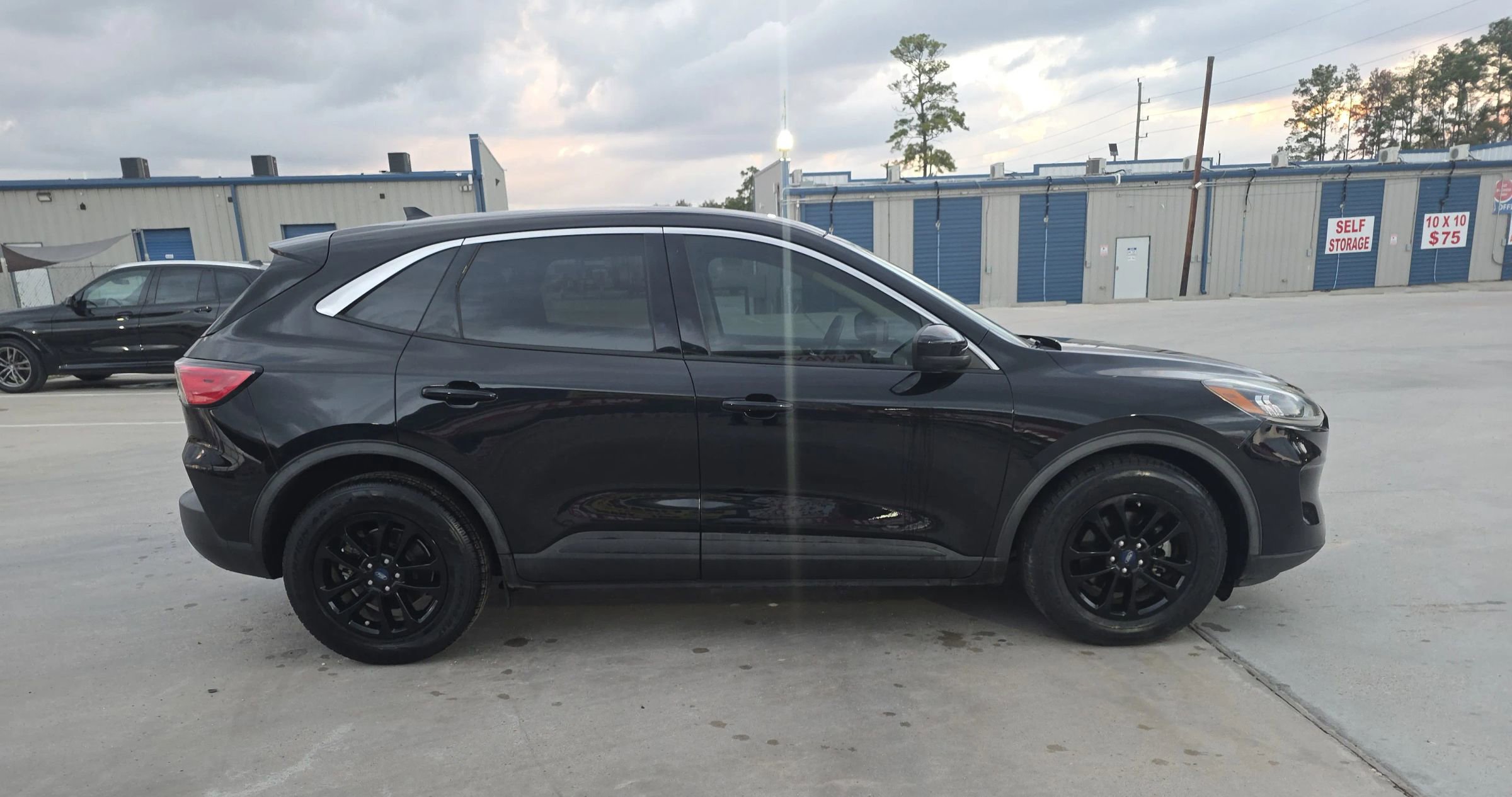 Used 2020 Ford Escape SE image 9