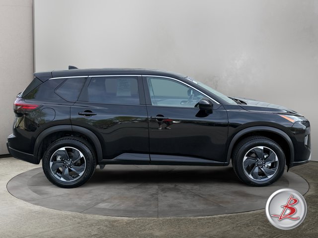 Used 2025 Nissan Rogue SV image 8