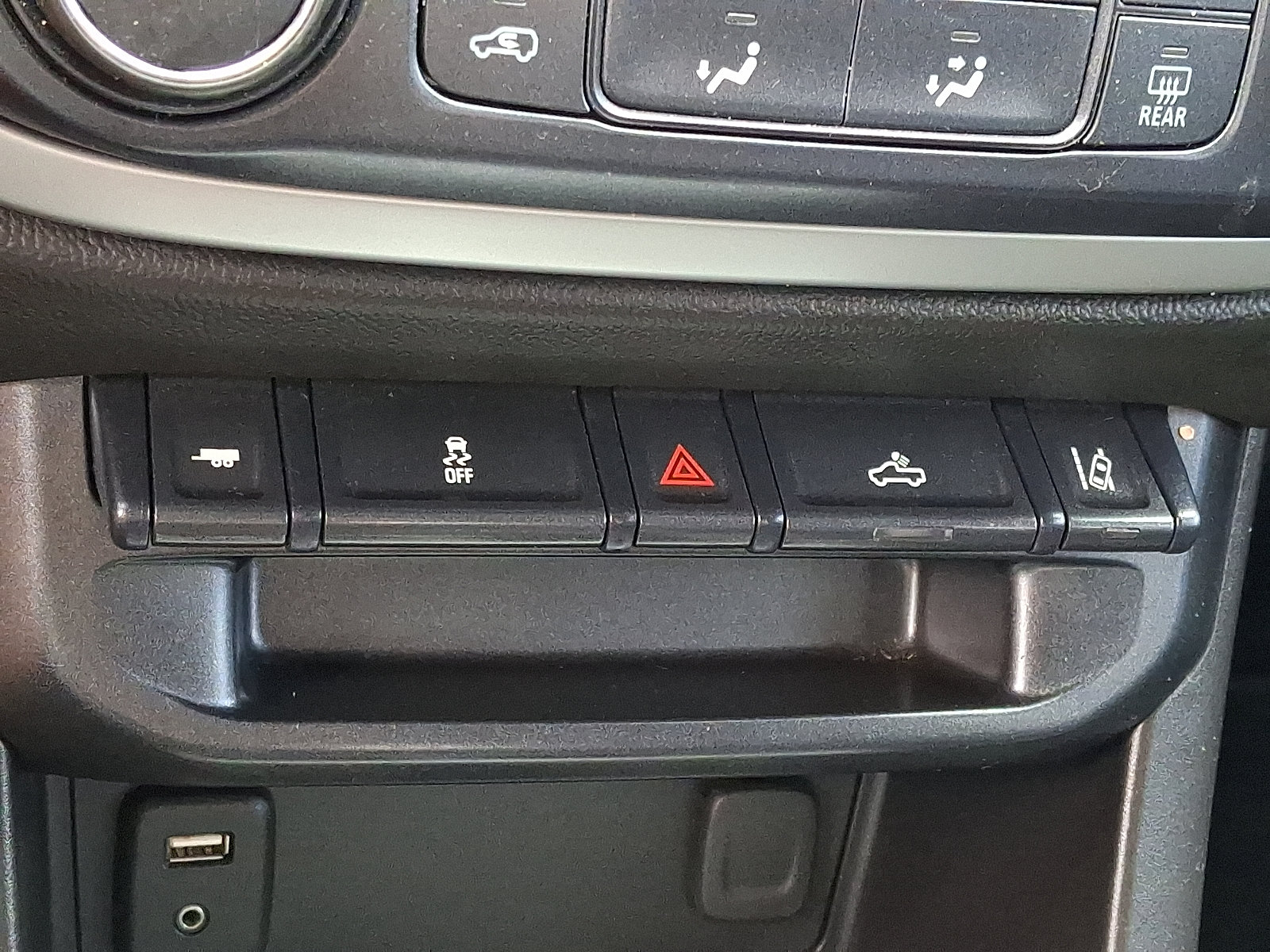 Used 2018 Chevrolet Colorado LT w/ LT Convenience Package AWD/4WD image 22