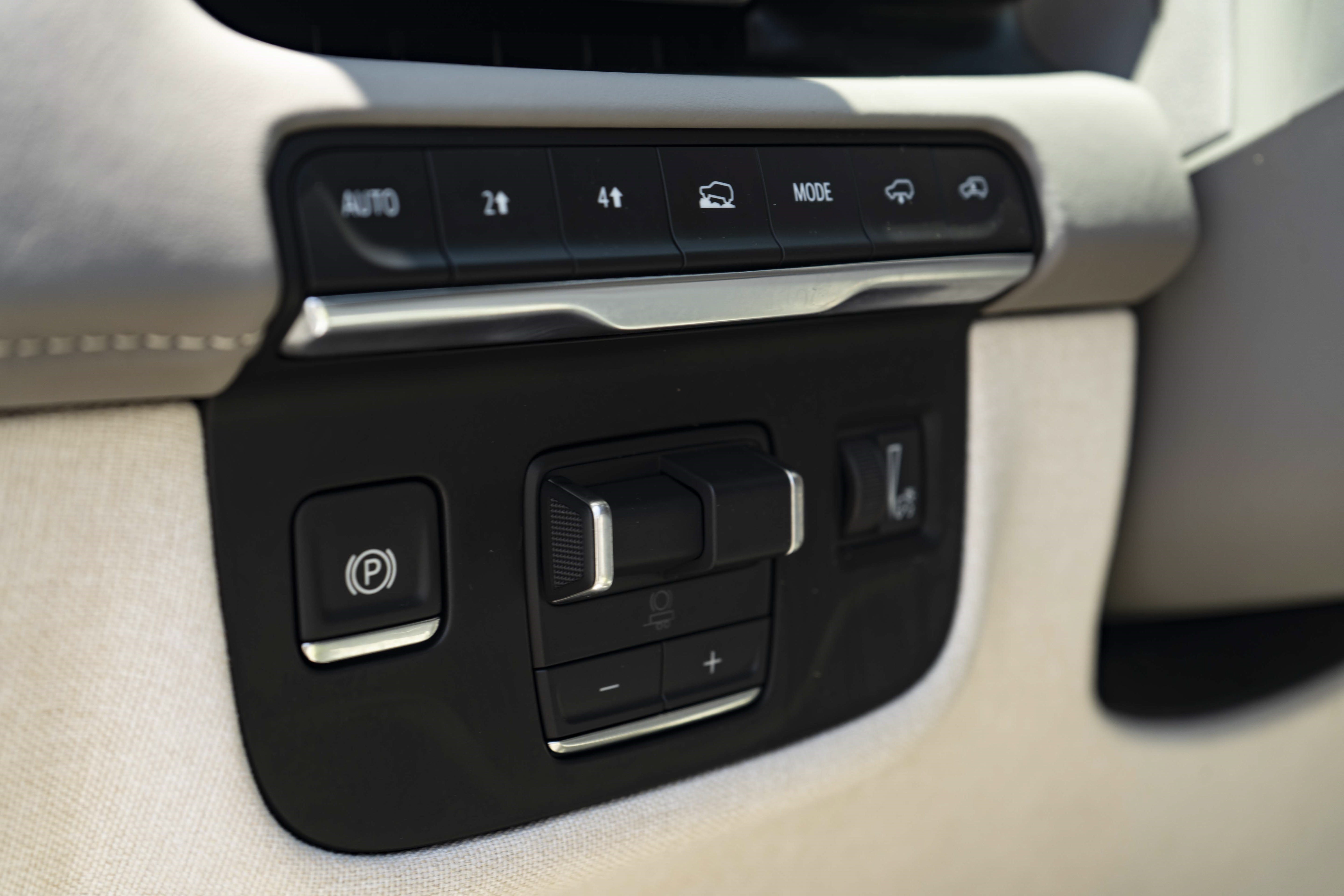 Used 2024 Cadillac Escalade Premium Luxury Platinum w/ LPO, Floor Liner Package AWD/4WD image 43
