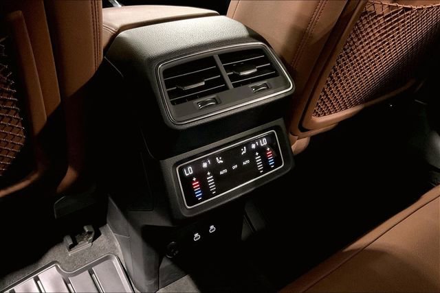 Used 2023 Audi e-tron Premium w/ Convenience Plus Package image 34