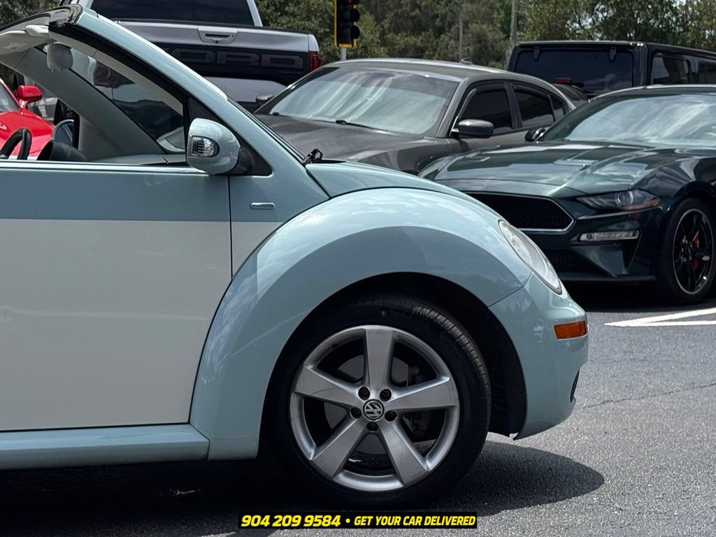 Used 2010 Volkswagen Beetle Final Edition FWD image 10