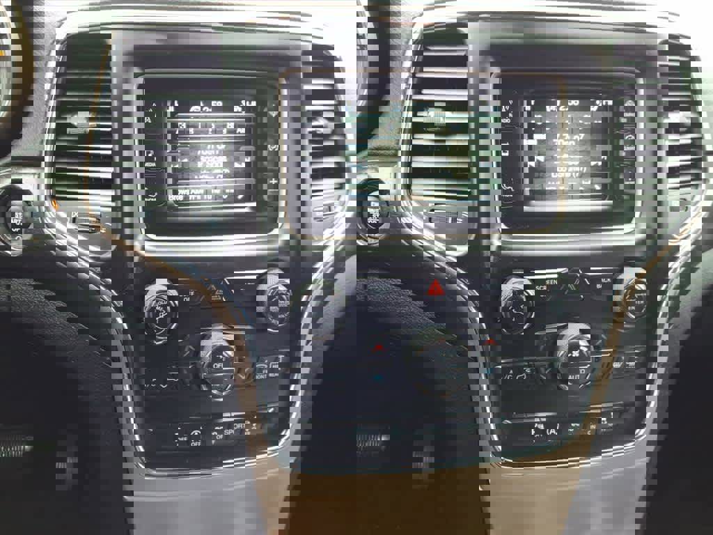 Used 2017 Jeep Grand Cherokee Laredo w/ Quick Order Package 23E image 15