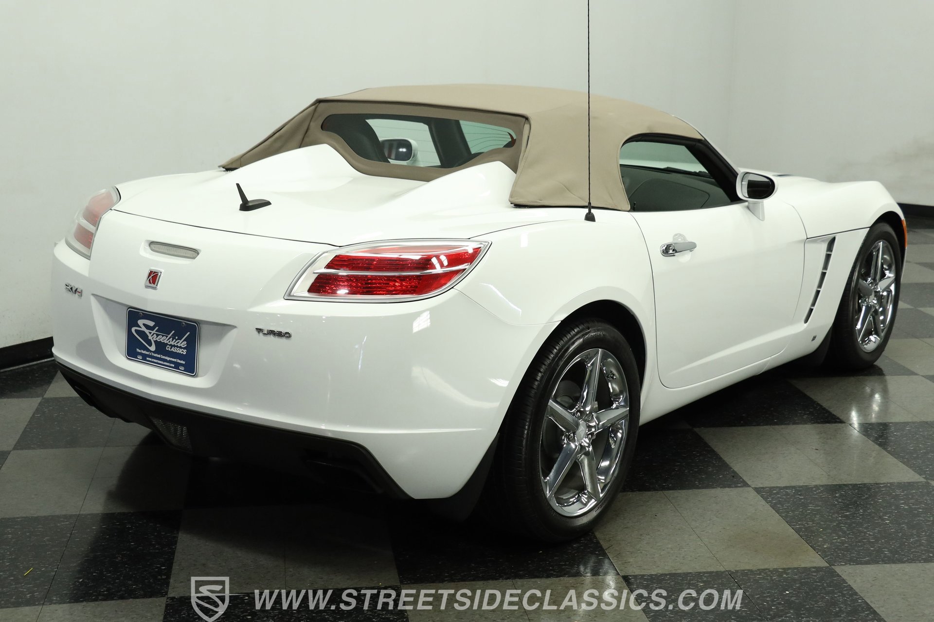 Used 2009 Saturn Sky Red Line image 11