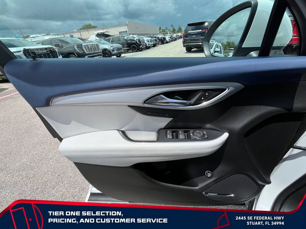 Used 2025 Buick Envision Avenir AWD/4WD image 23