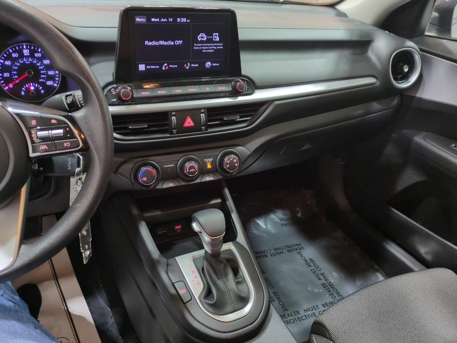 Certified 2024 Kia Forte LXS w/ LXS Technology Package FWD image 23