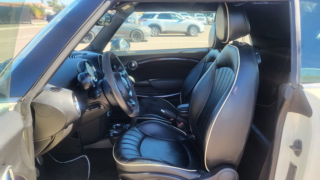 Used 2011 MINI Cooper John Cooper Works image 21