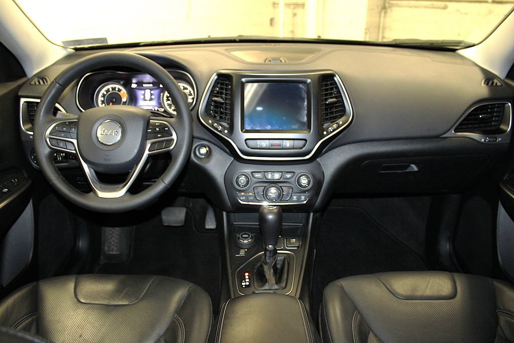 Certified 2021 Jeep Cherokee Latitude Lux w/ Sun & Sound Group AWD/4WD image 9