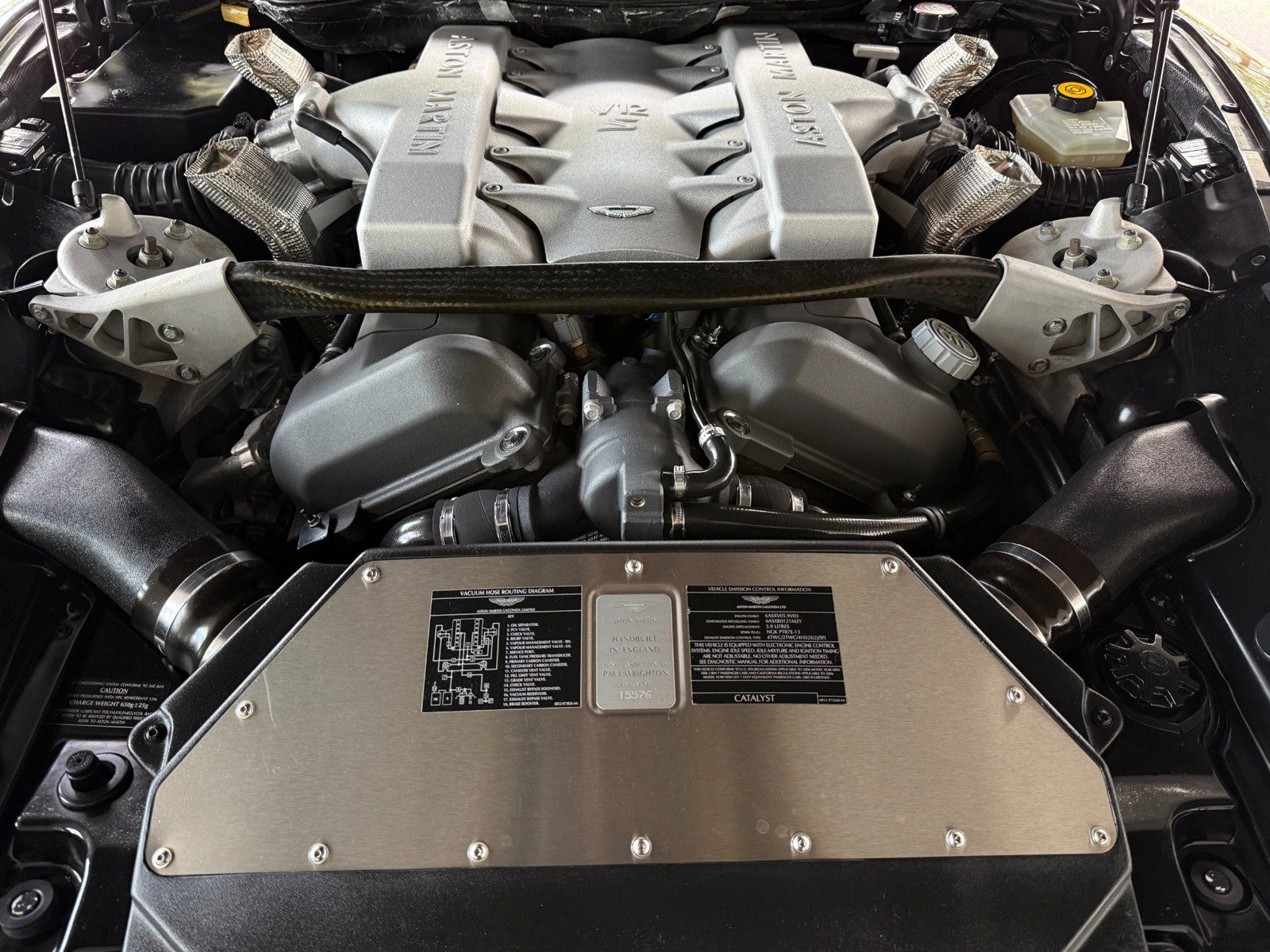 Used 2006 Aston Martin Vanquish S image 37