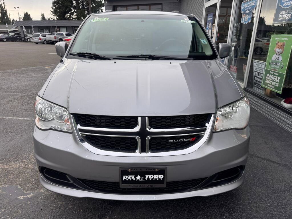 Used 2016 Dodge Grand Caravan SXT image 2