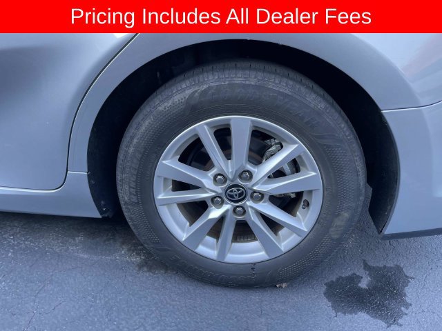Used 2025 Toyota Camry LE FWD image 3
