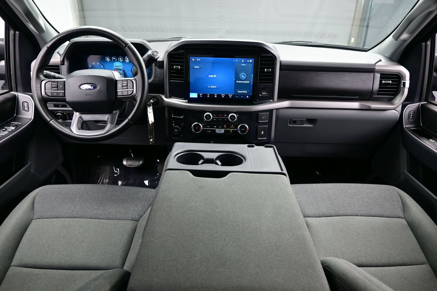 Used 2025 Ford F150 XLT w/ Equipment Group 301A Standard AWD/4WD image 17