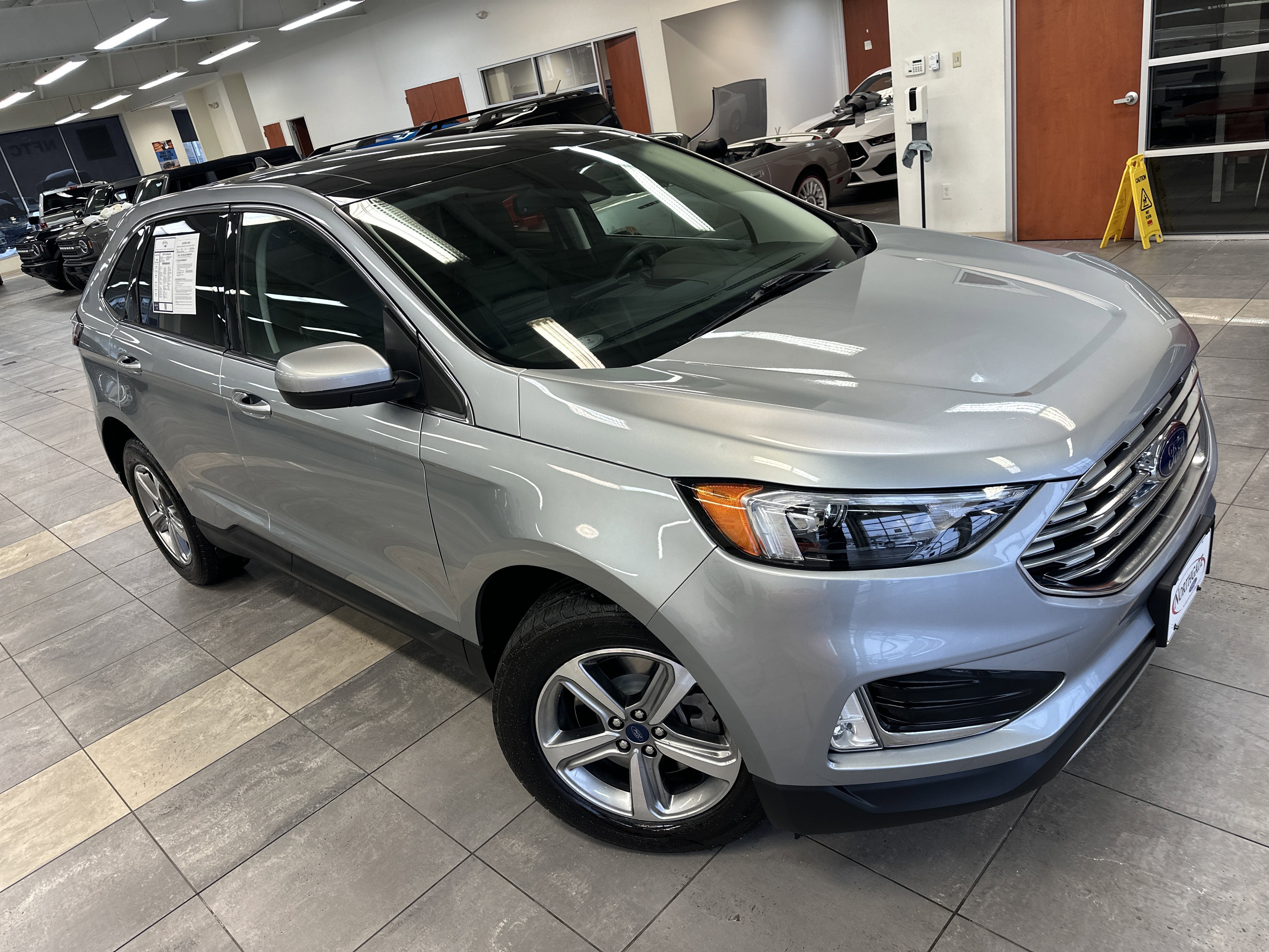 Used 2022 Ford Edge SEL w/ Convenience Package image 11