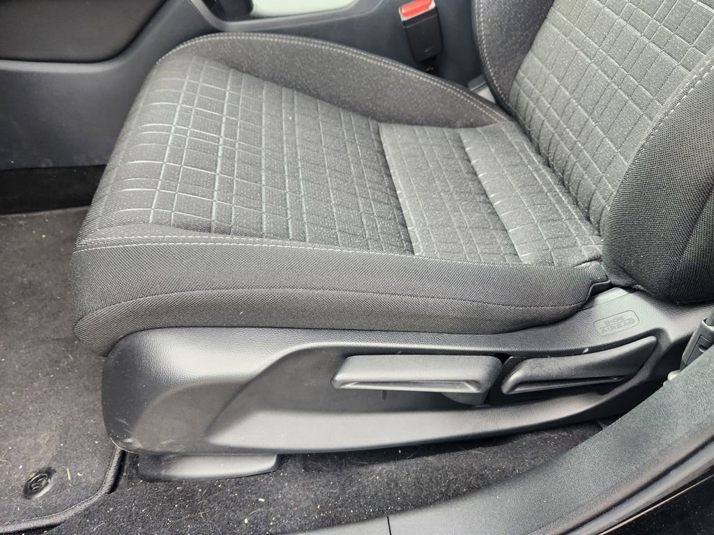 Certified 2025 Honda HR-V LX image 16
