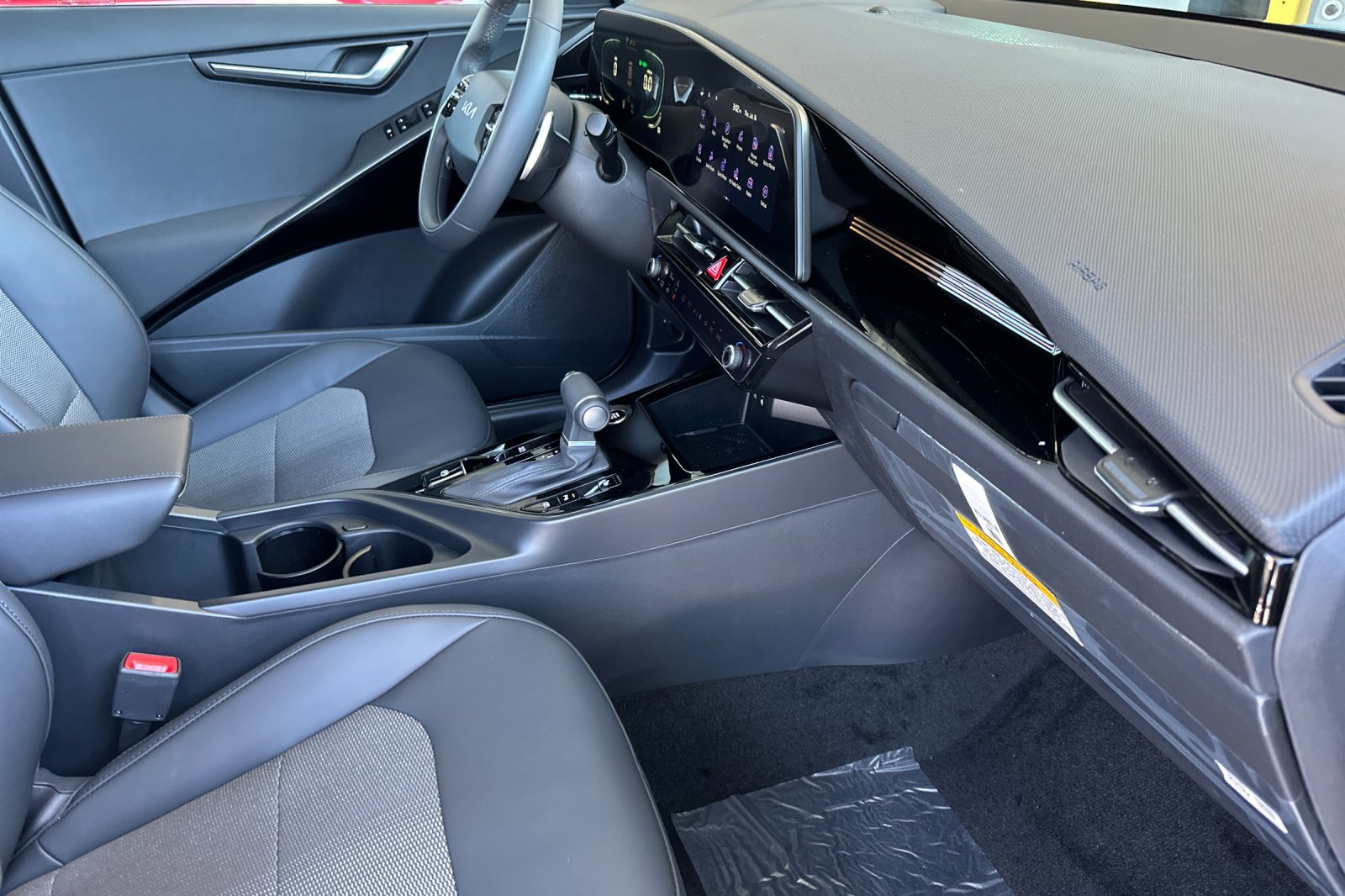 New 2026 Kia Niro EX FWD image 16