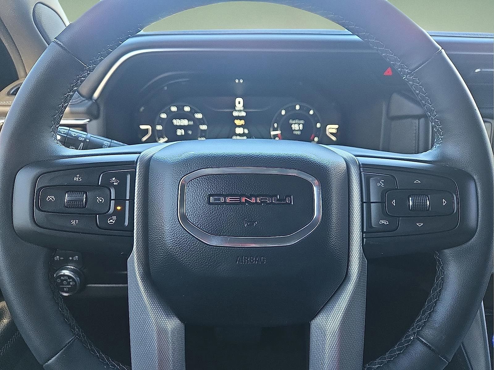 Used 2023 GMC Yukon Denali image 24