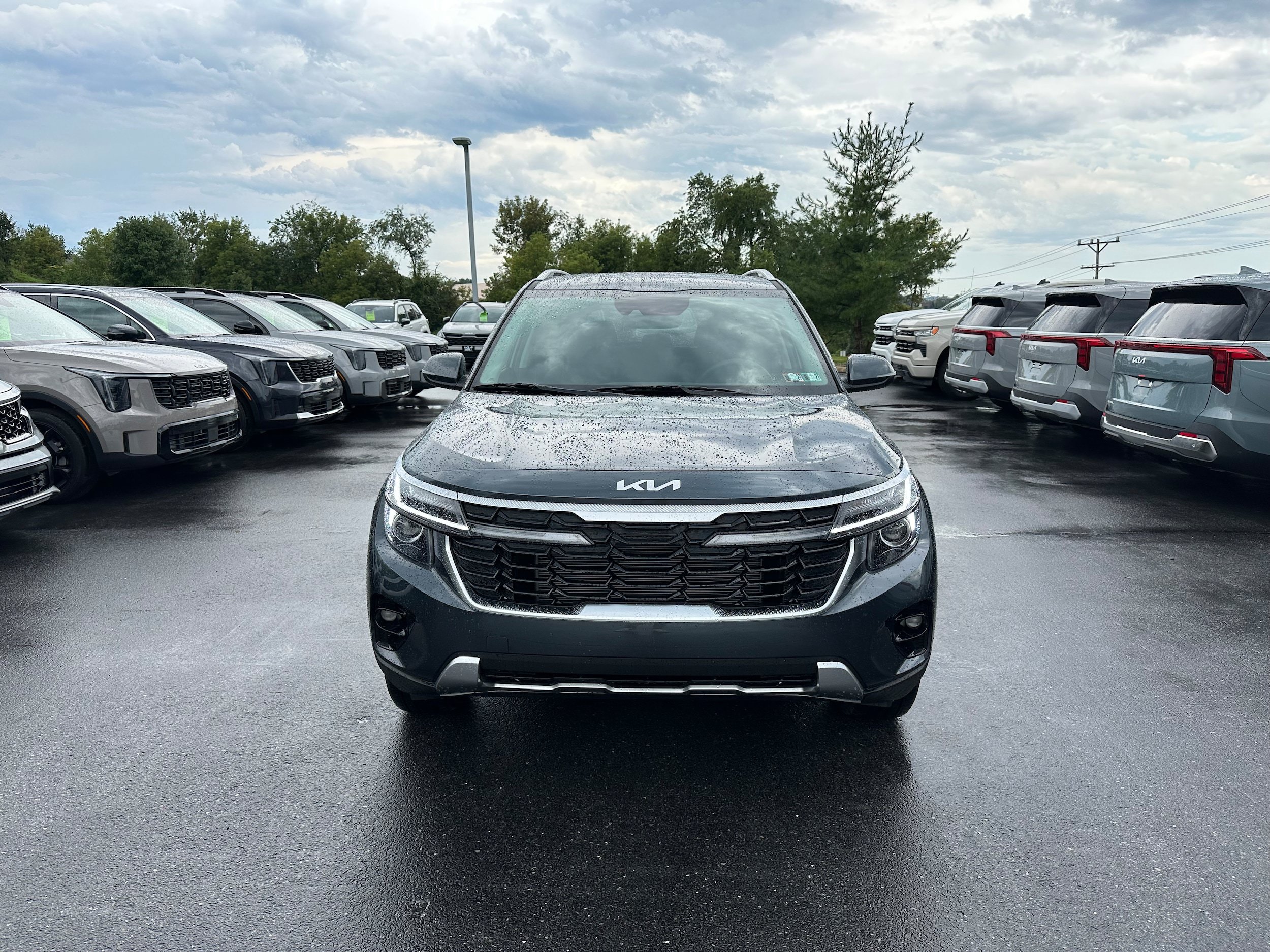 Used 2026 Kia Seltos EX AWD/4WD image 2
