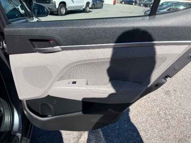 Used 2020 Hyundai Elantra SEL image 32