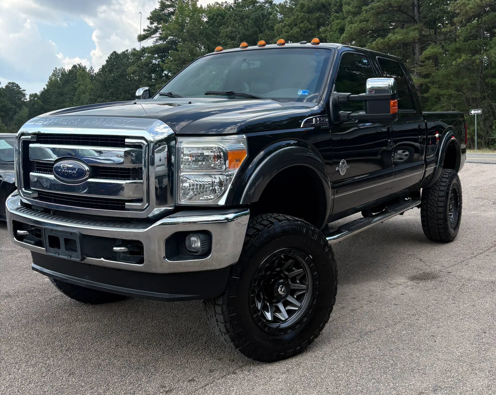 Used 2015 Ford F250 Lariat w/ Lariat Chrome Package AWD/4WD image 2