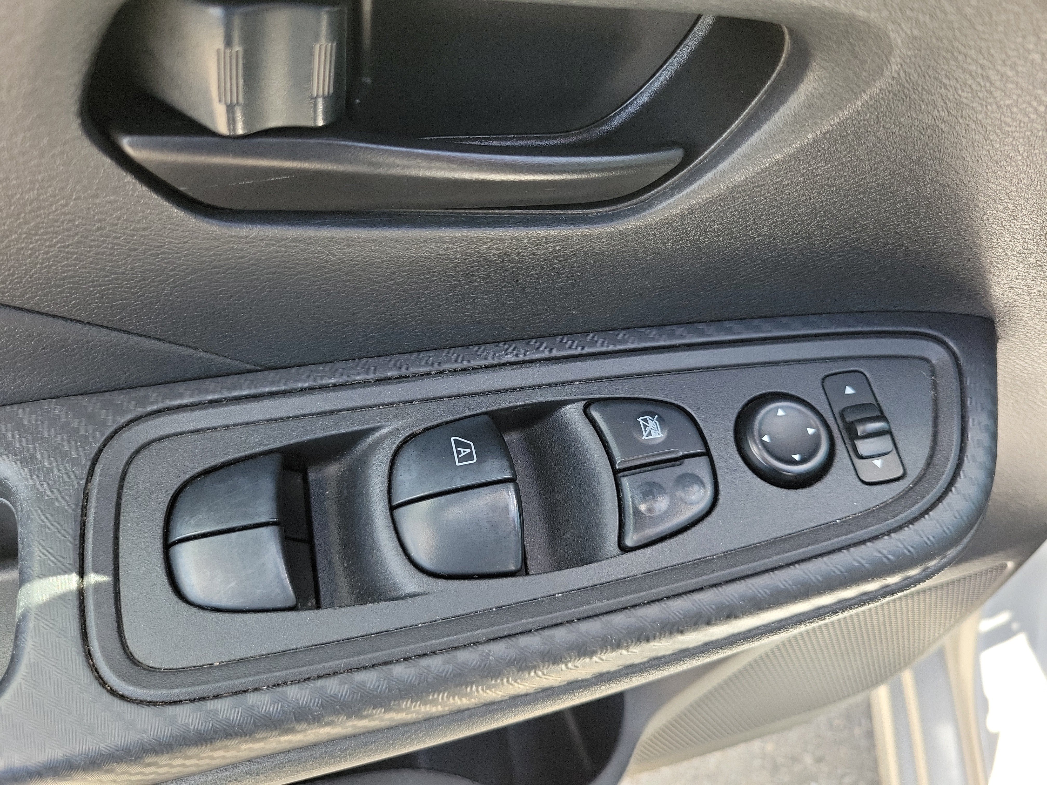 Used 2021 Nissan Versa S FWD image 25