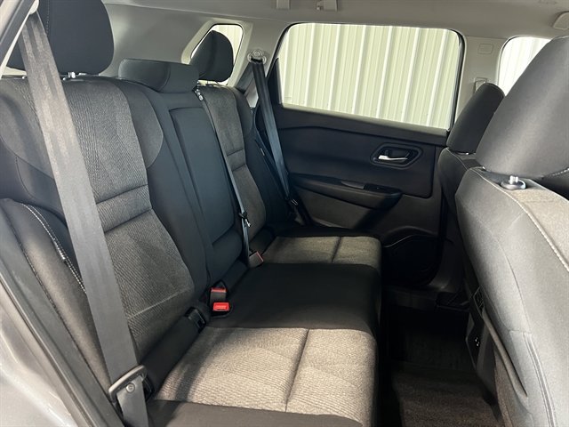 Used 2024 Nissan Rogue SV image 23