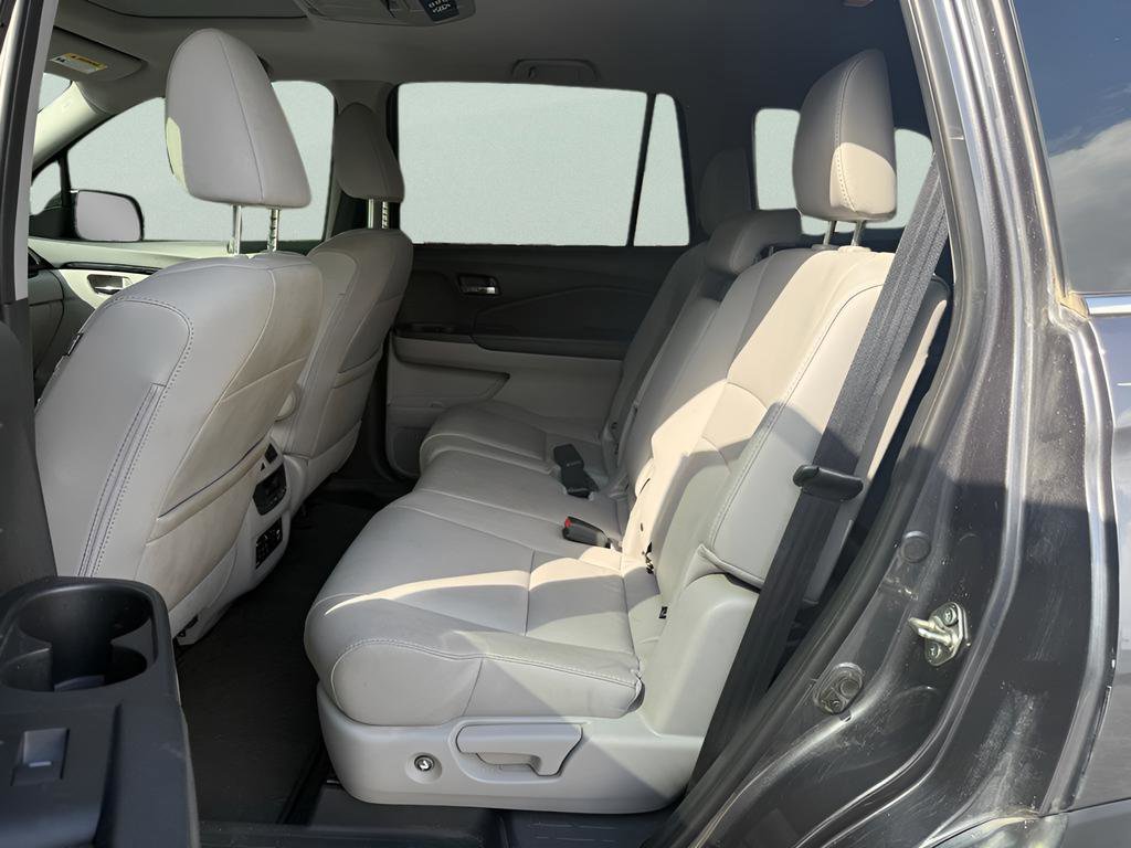 Used 2017 Honda Pilot Touring image 10