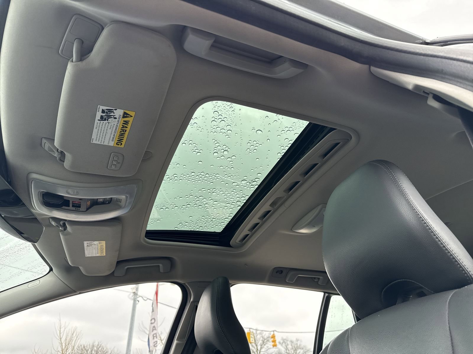 Used 2016 Volvo V60 T5 Platinum w/ 19" Sport Package image 25