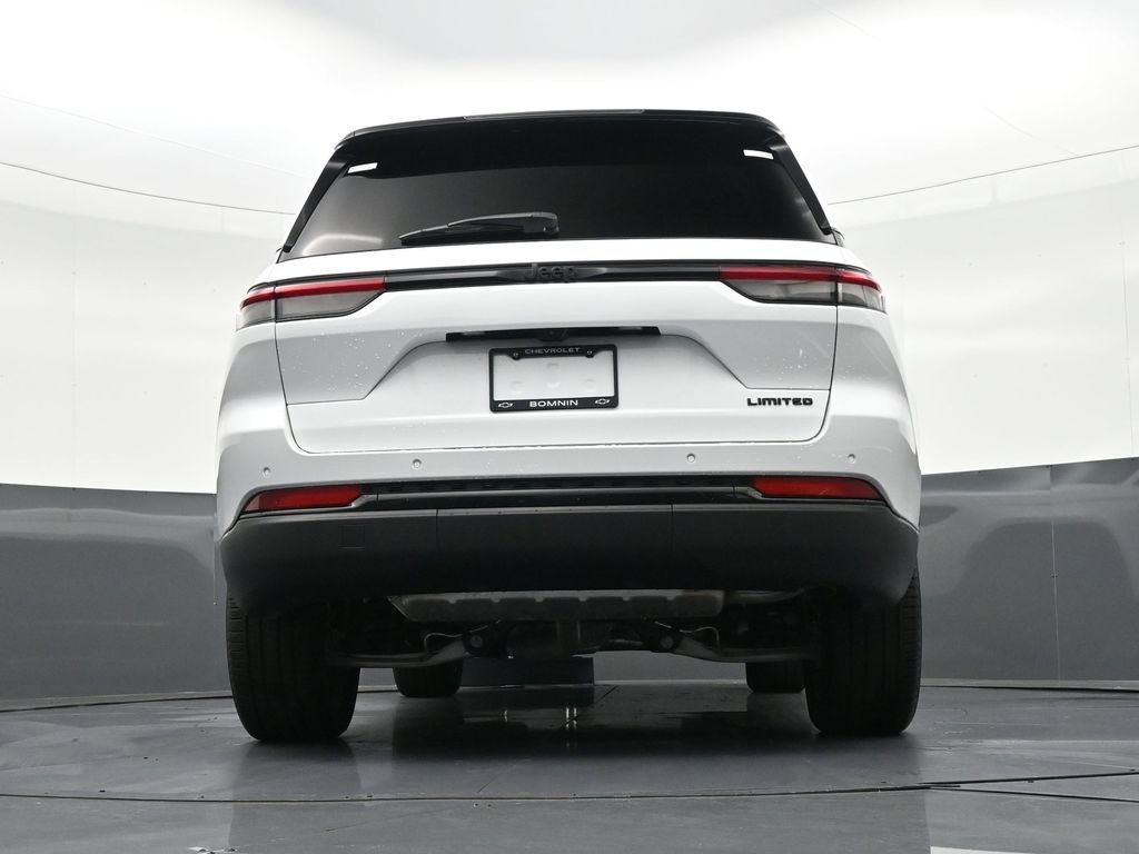 Used 2025 Jeep Grand Cherokee Limited w/ Black Appearance Package image 26