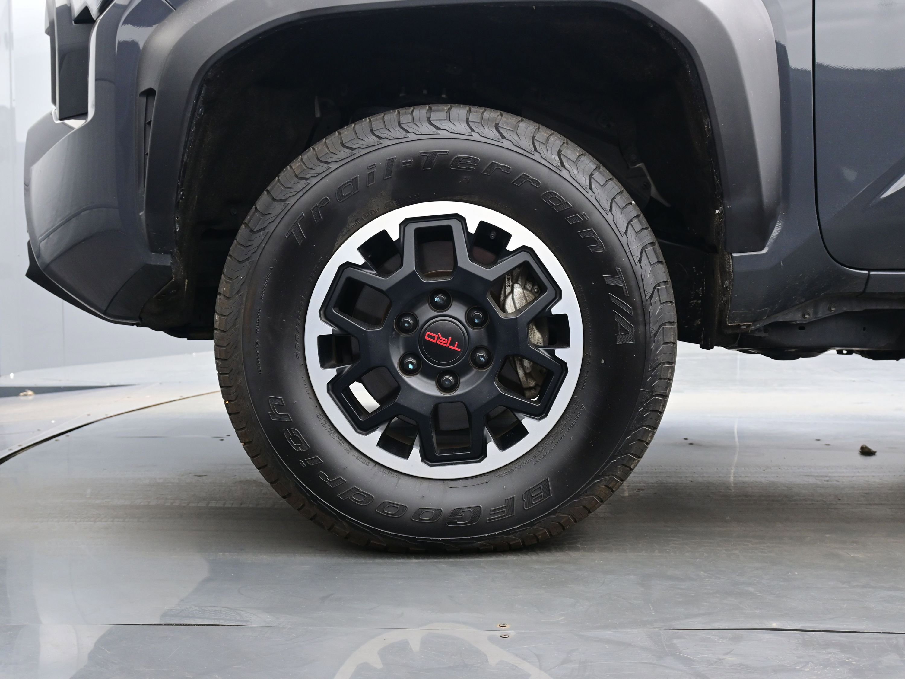 Used 2024 Toyota Tacoma TRD Off-Road image 9