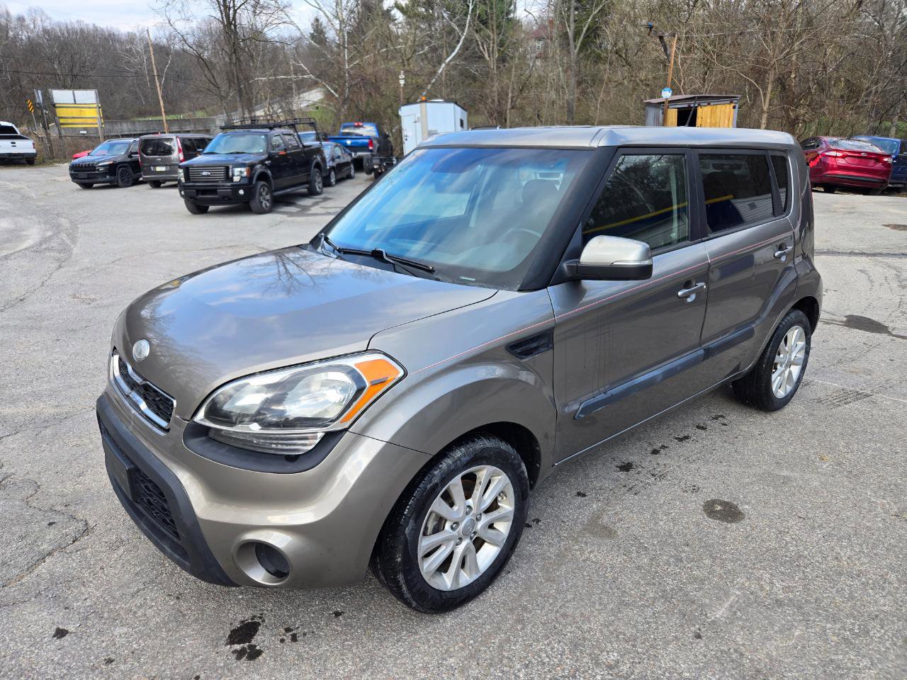 Used 2013 Kia Soul + image 1