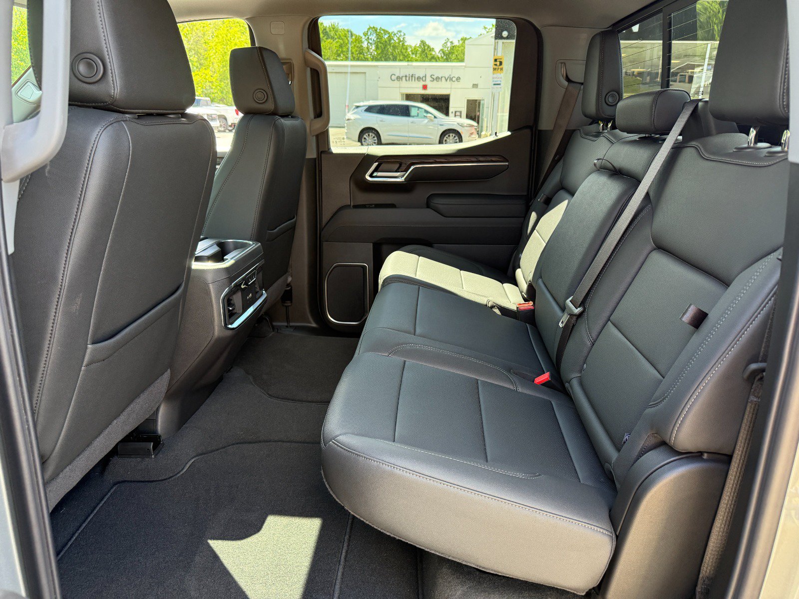 New 2026 GMC Sierra 1500 SLT w/ SLT Premium Package AWD/4WD image 16
