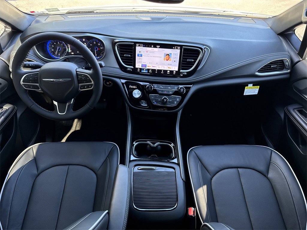 New 2026 Chrysler Pacifica Limited image 14