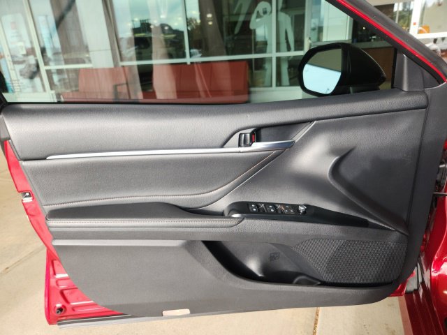 Certified 2018 Toyota Camry XLE FWD image 14